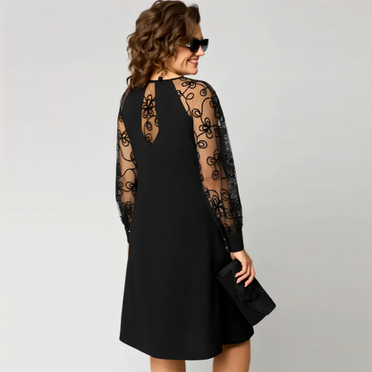 👗✨ Elegant Spetsklänning med Bekväm Rundringning – NU med 50% RABATT