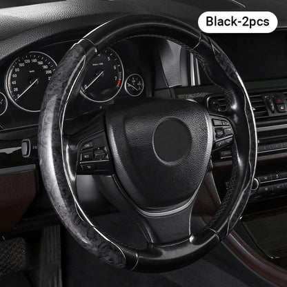 🚗 UNIVERSELLT HALKFRITT BILRATTÖVERDRAG 🔥 ⚡ Extra grepp & kontroll 👌 Passar de flesta rattar 💎 Slitstarkt & bekvämt material ✅ Hållbar silikonyta som motstår svett ✅ Ventilerande design för maximal komfort ✅ Enkel montering - kläms fast utan verktyg