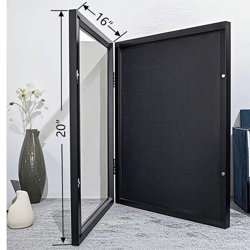 🔥⏰50 % RABATT!!!🔥Trädisplayram för matchtröja med magnetisk dörr